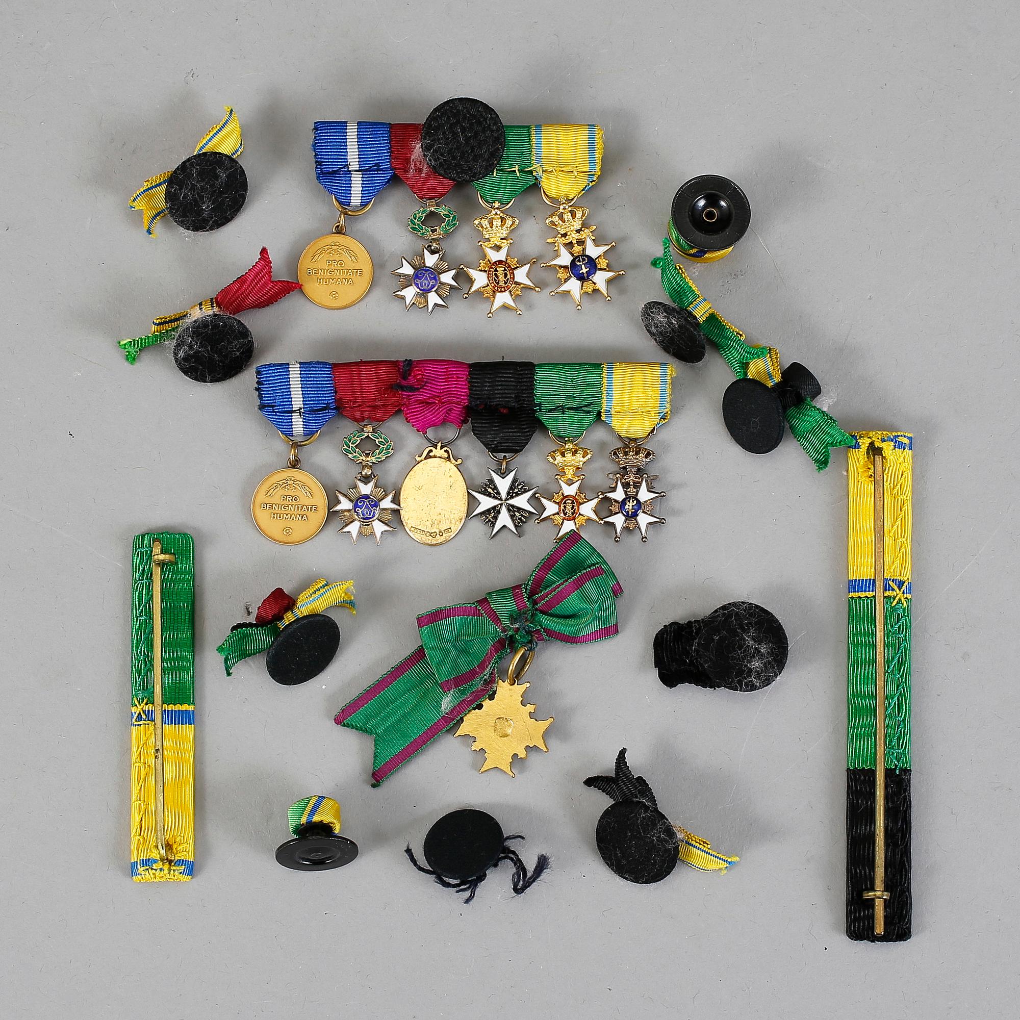 ORDNAR OCH MEDALJER, 11 st, bl a Vasaorden, Svärdsorden och Amaranterorden.