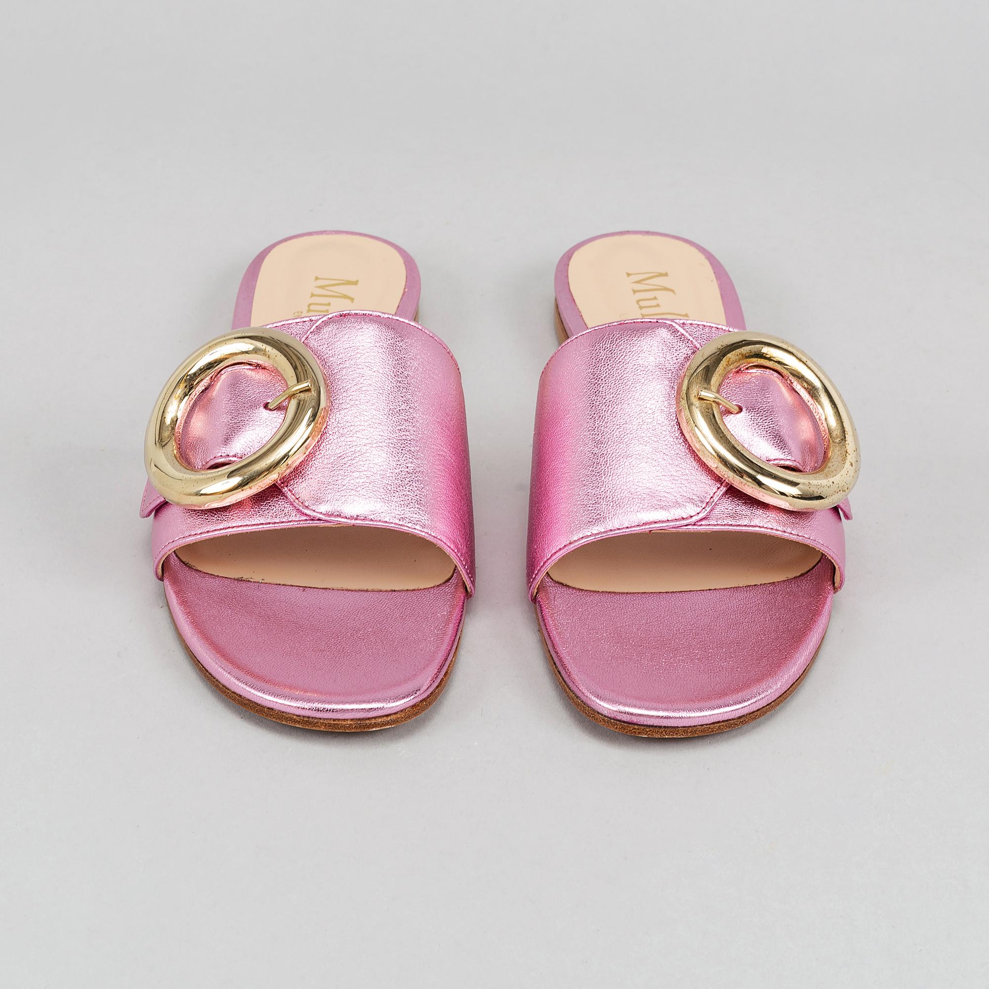 Mulberry, a pair of pinc metallic leather 'Opera Buckle Slide' sandals, size 39.