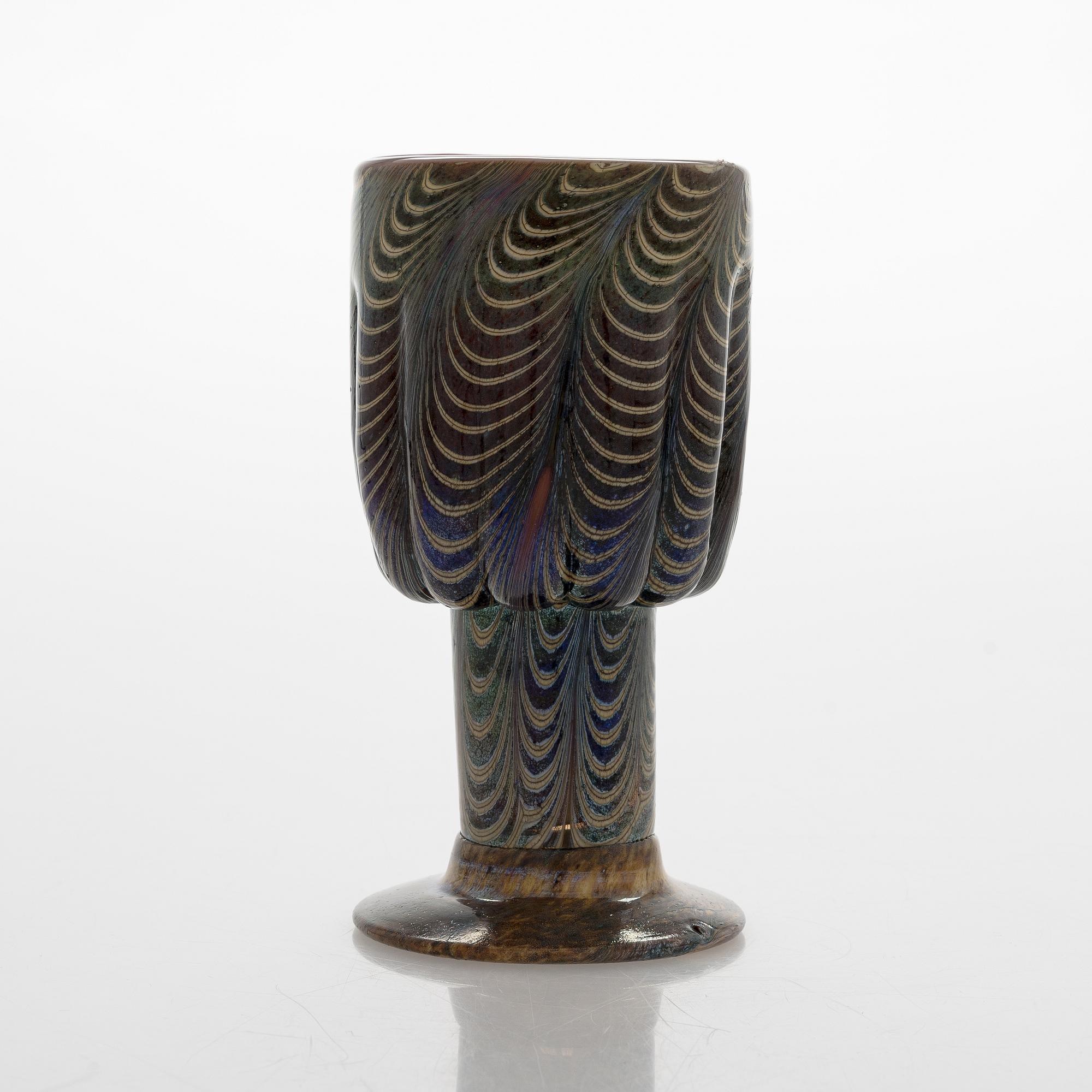 Oiva Toikka, an art glass signed Oiva Toikka Nuutajärvi Notsjö.