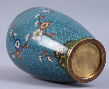 VAS, cloisonne, orientalisk, 1900-talets mitt.