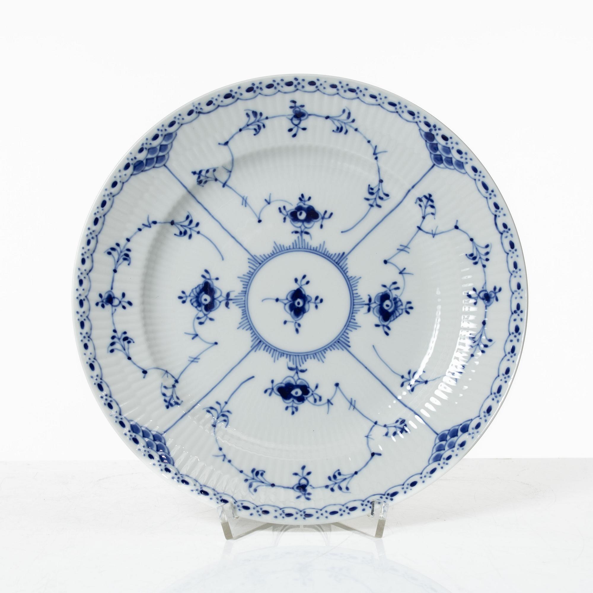 Royal Copenhagen, a set of twelve porcelain appetizer plates, 'Musselmalet' / 'Blue Fluted', Denmark.
