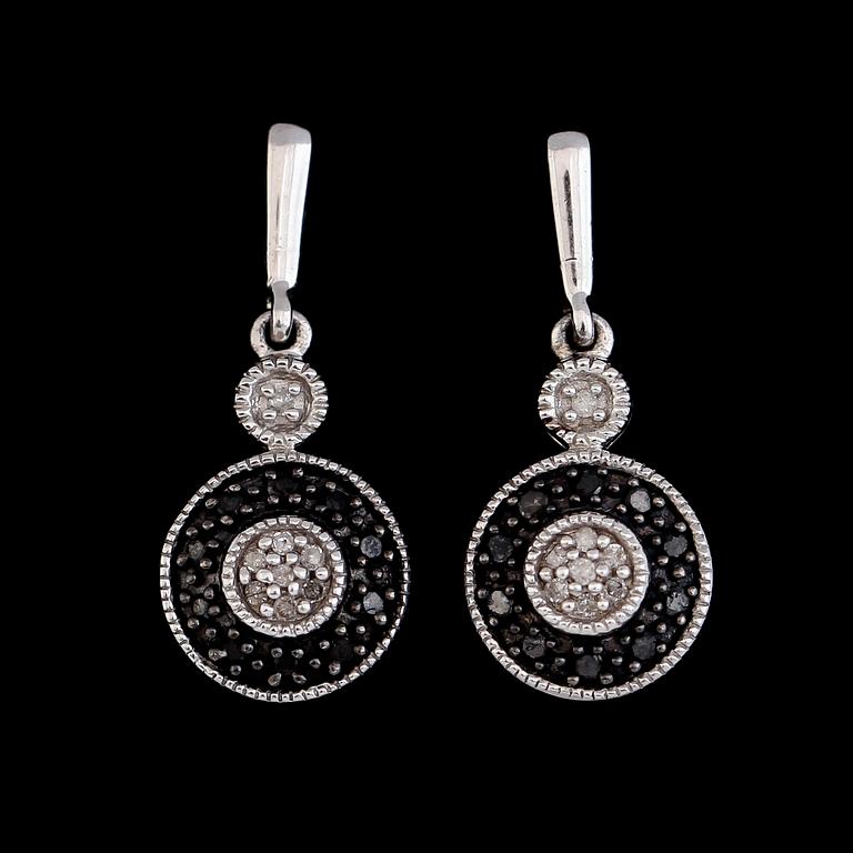 ÖRHÄNGEN, 1 par, sterlingsilver, diamanter tot ca 0.16 ct.
