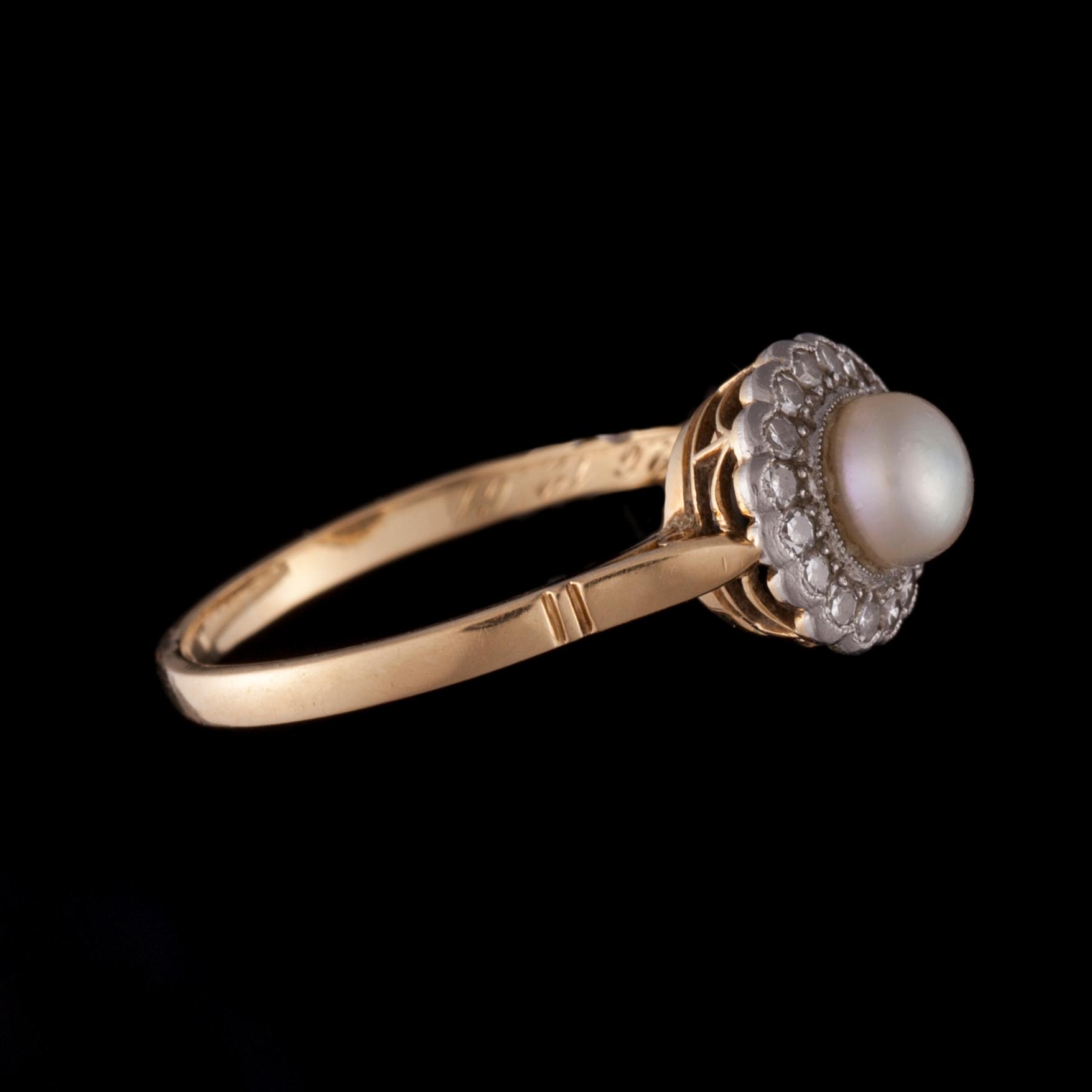 RING, 18K guld, pärla, 8/8-slipade diamanter. Vikt ca 3,1 g.