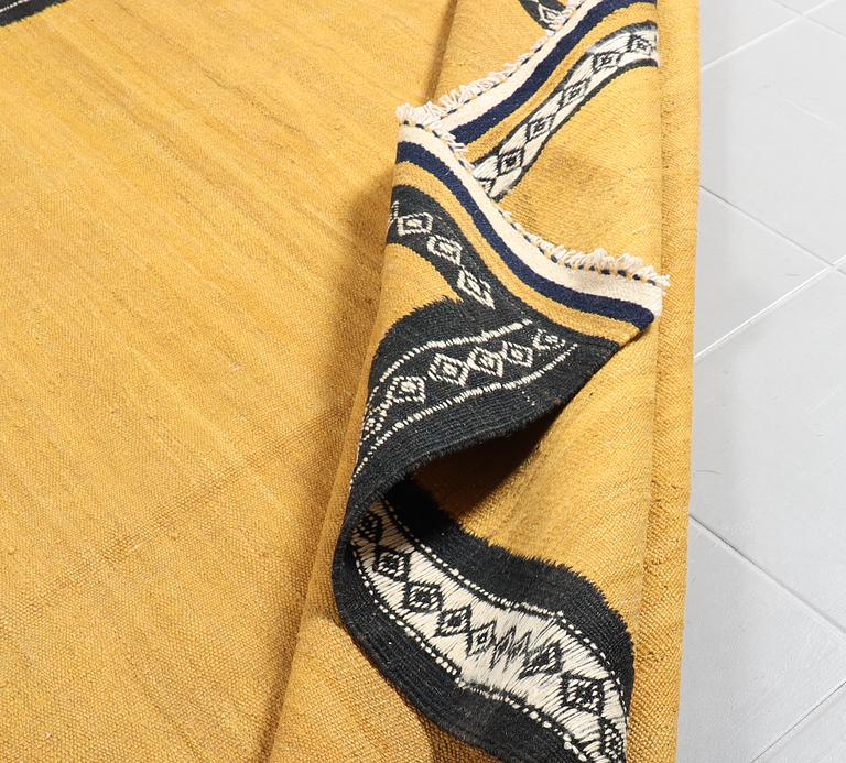 A KILIM VERAMIN, 298 x 185 cm.