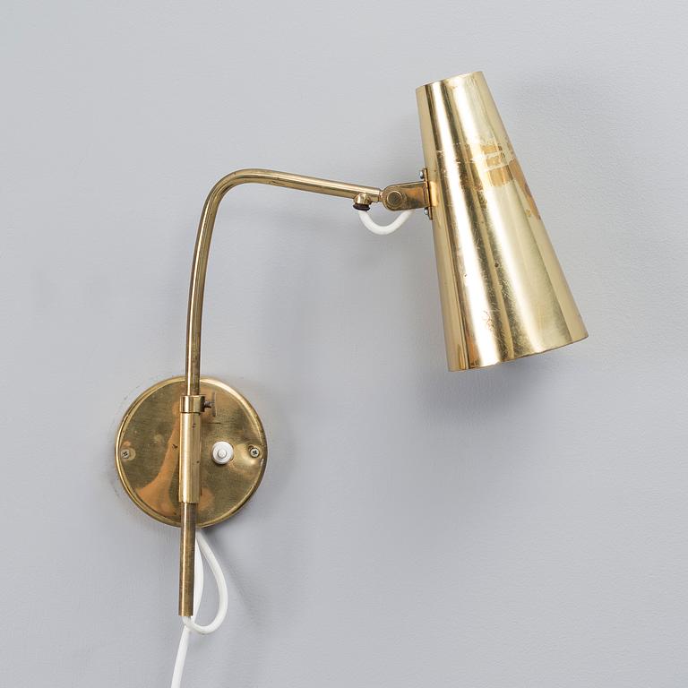 PAAVO TYNELL, A WALL LIGHT. Manufacturer's stamp Taito. 1950s.