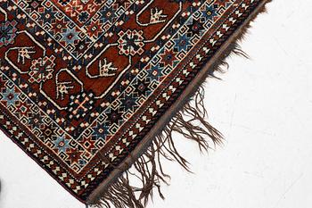 A carpet, Qashkai 'Shekarlou', approx. 310 x 227 cm.
