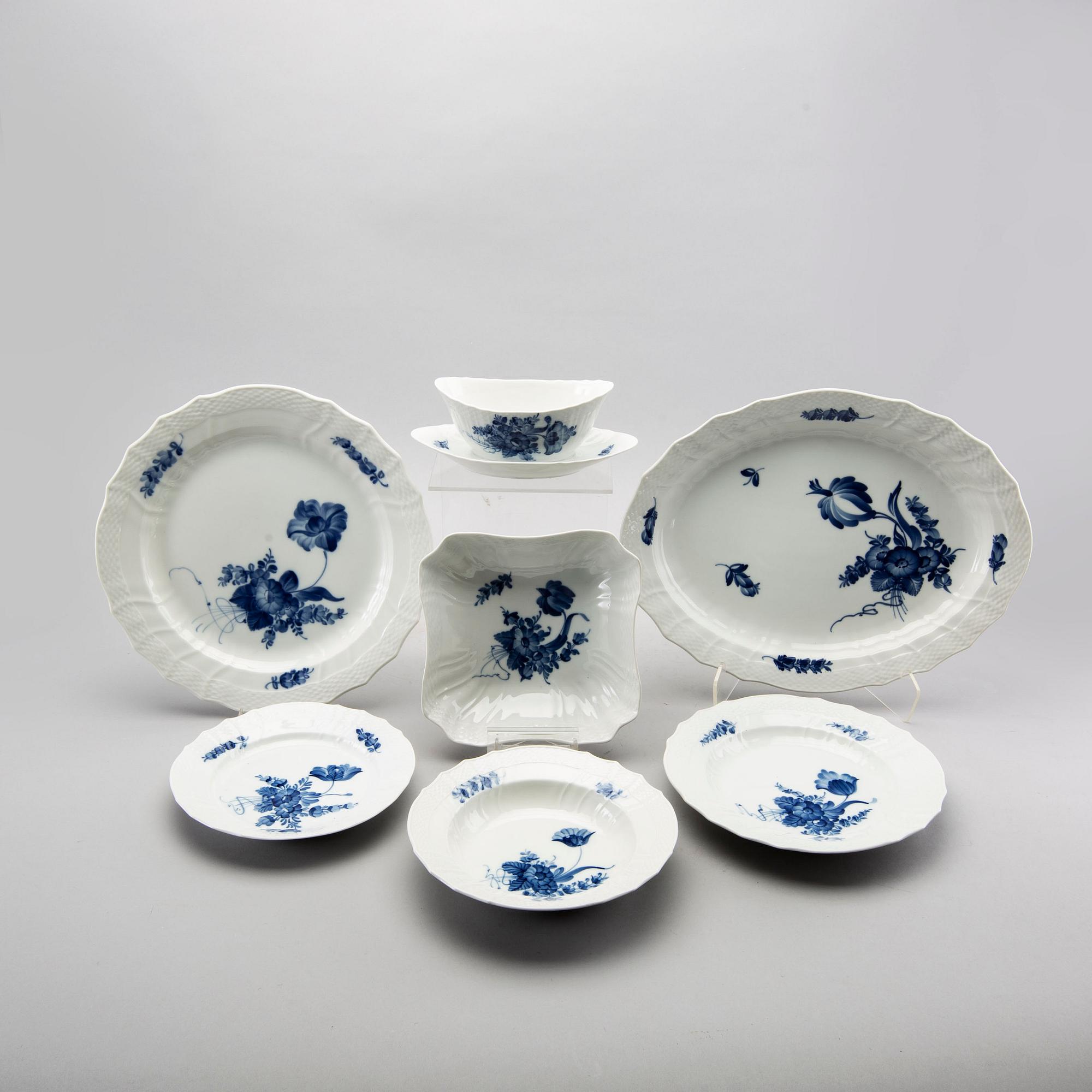 SERVIS, 86 dlr "Blå blomst" Royal Copenhagen Danmark 1900-talets andra hälft porslin.