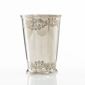 A silver beaker, mark Titulo and 916, Portugal 20th century.
