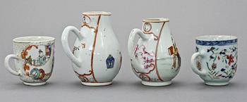 KANNOR, 2 st, samt KOPPAR, 2 st, porslin, Kina, 1700/1800-tal.