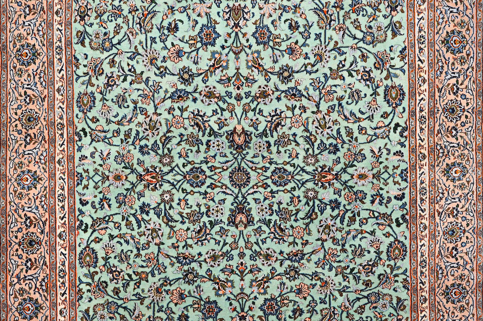 A Kashan carpet, c. 394 x 284 cm.