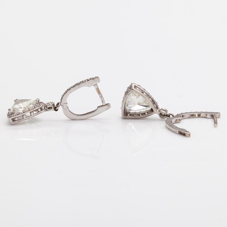 Örhängen, 18K vitguld, diamanter ca 4.76 ct tot.