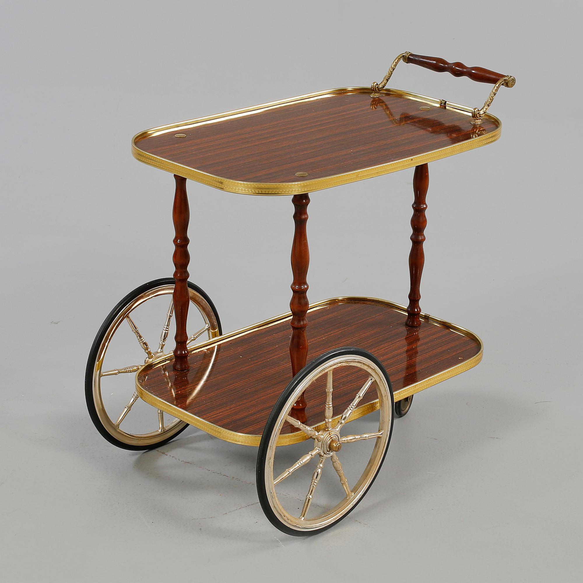 SERVERINGSVAGN, 1900-talets andra hälft.