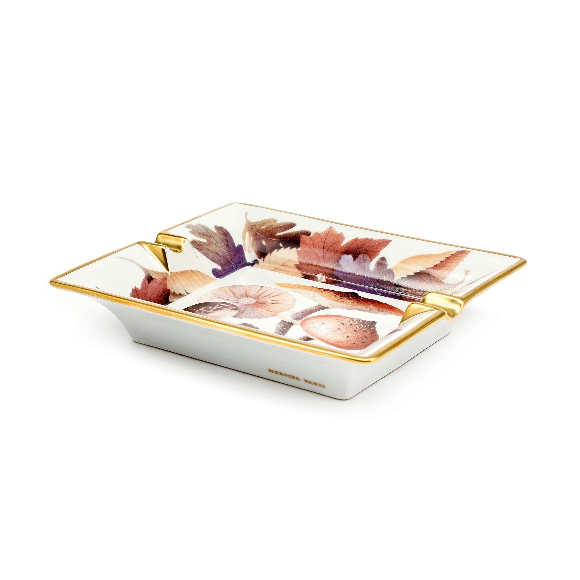 HERMÈS, a porcelain ashtray.