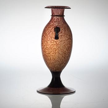 SIMON GATE, urna på fot, graal, Orrefors 1921.