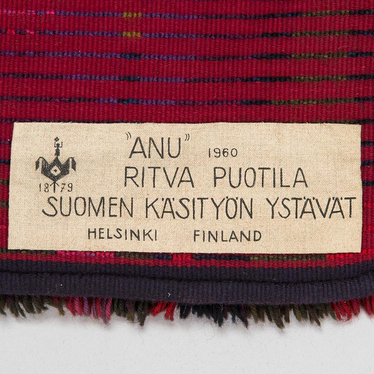 Ritva Puotila, a Finnish ryijy rug for the Friends of Finnish Handicraft. Circa 120 x 90 cm.