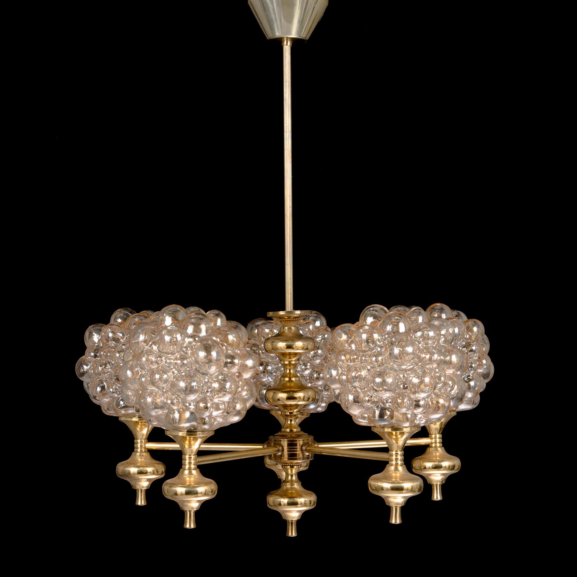 A 1960/1970's chandelier.