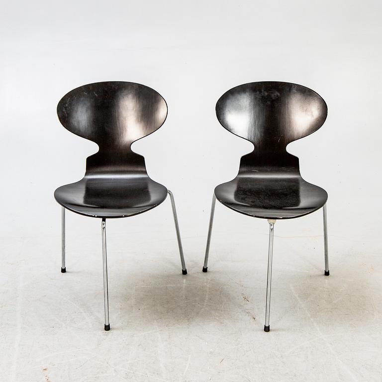 Arne Jacobsen, stolar ett par "Myran" för Fritz Hansen 1991.