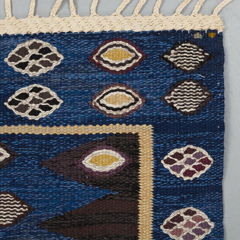 Barbro Nilsson, matta, "Snäckorna", gobelängteknik, ca 309,5-312 x 203-205,5 cm, signerad AB MMF BN.