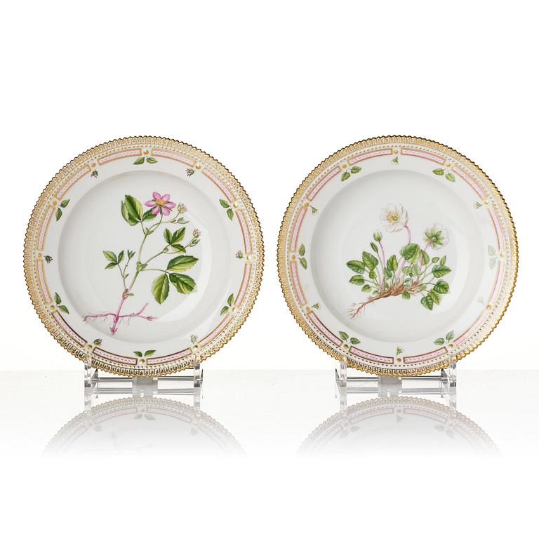 A set of 12 Royal Copenhagen 'Flora Danica' soup dishes, Denmark, 20th century.