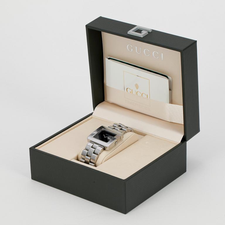 GUCCI, a wristwatch.