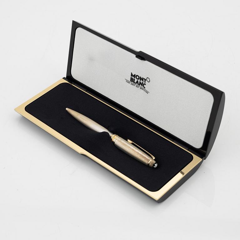 Montblanc, a 'Meisterstück Solitaire' ball point pen.