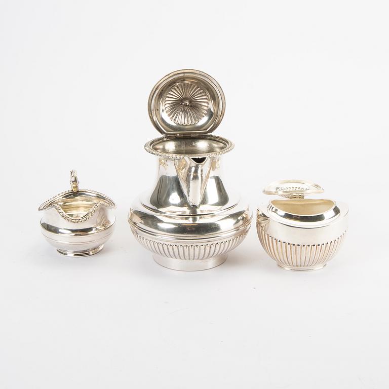 A three pcs epns coffee service England 20th century.