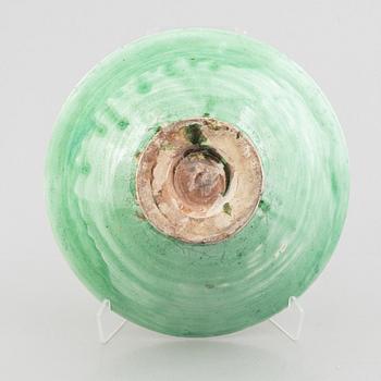 A pair of bowls, circa 1900.