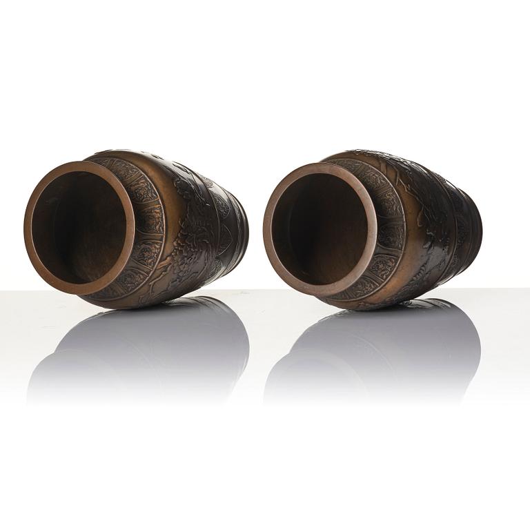 Vases, a pair, bronze, Japan, 20th century.