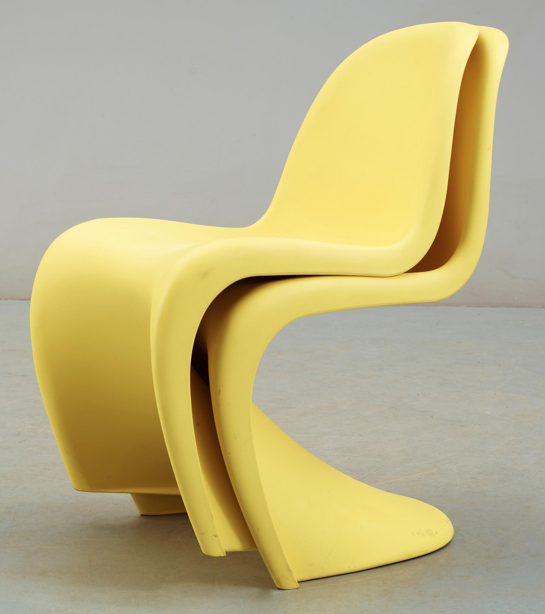 STOLAR, ett par, "Panton chair", Verner Panton för Vitra, formgivna 1960.