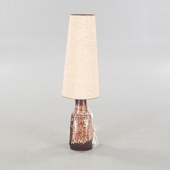 A ceramic floor lamp from the third quarter of the 20th century.