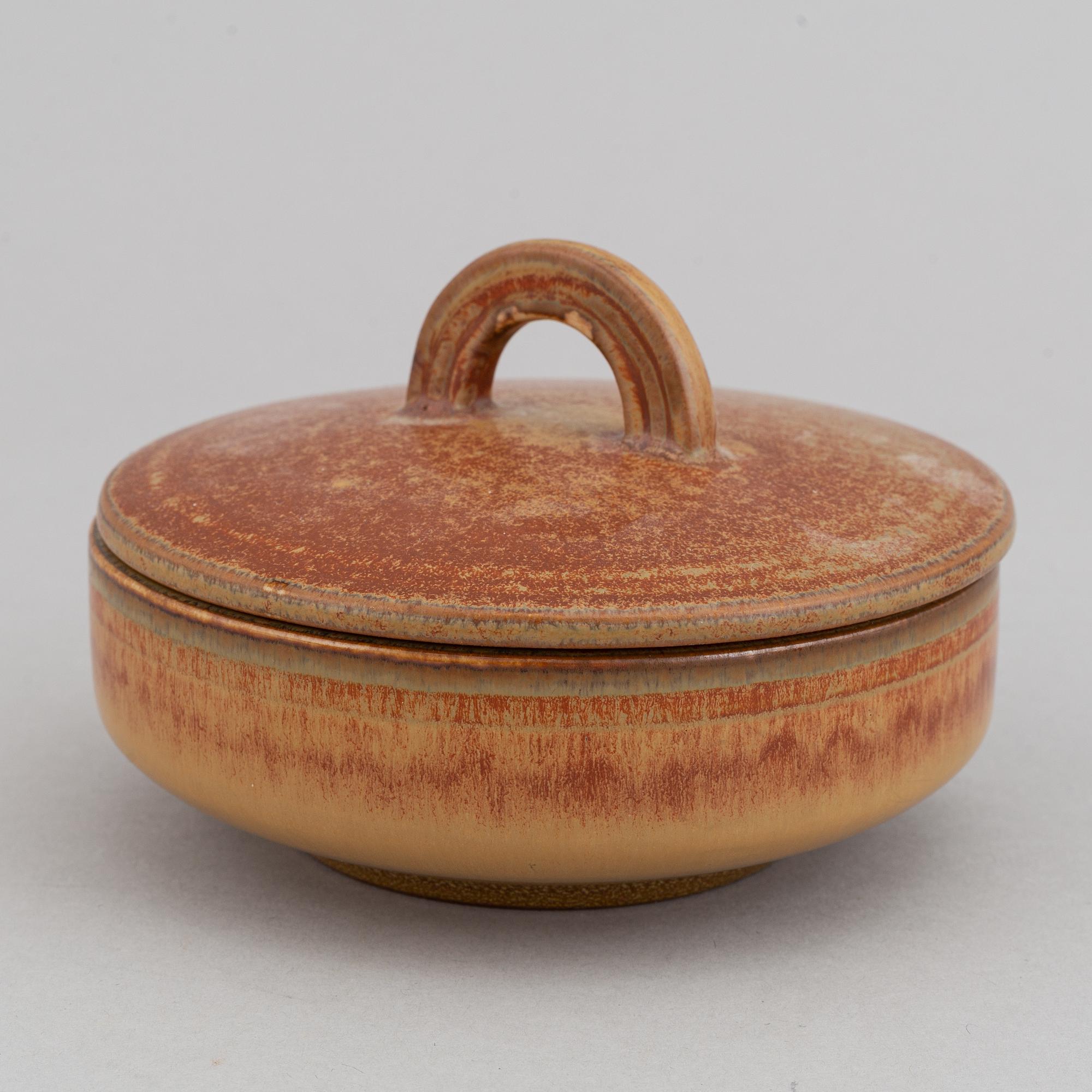 Gunnar Nylund, a set of two stoneware lidded bowls and a bowl, Rörstrand 1940's.