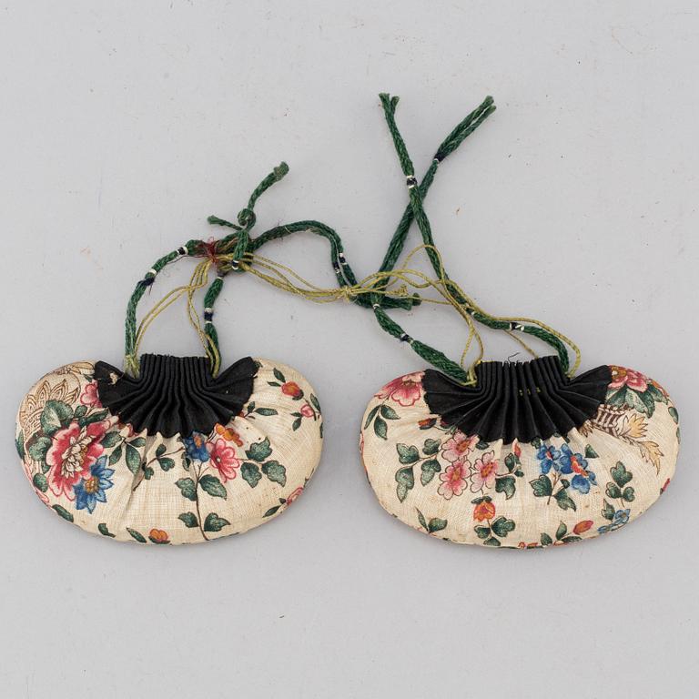 A pair of Japanese 'Geta' shows and two Chinese pouches, early 20th century.
