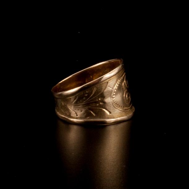 RING, 18K guld. Otydliga stämplar. Sverige 1800-talets senare häft. Vikt 2,8 g.