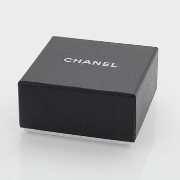 CHANEL.