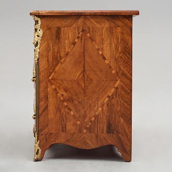 Byrå, 1700-talets mitt, Rokoko.