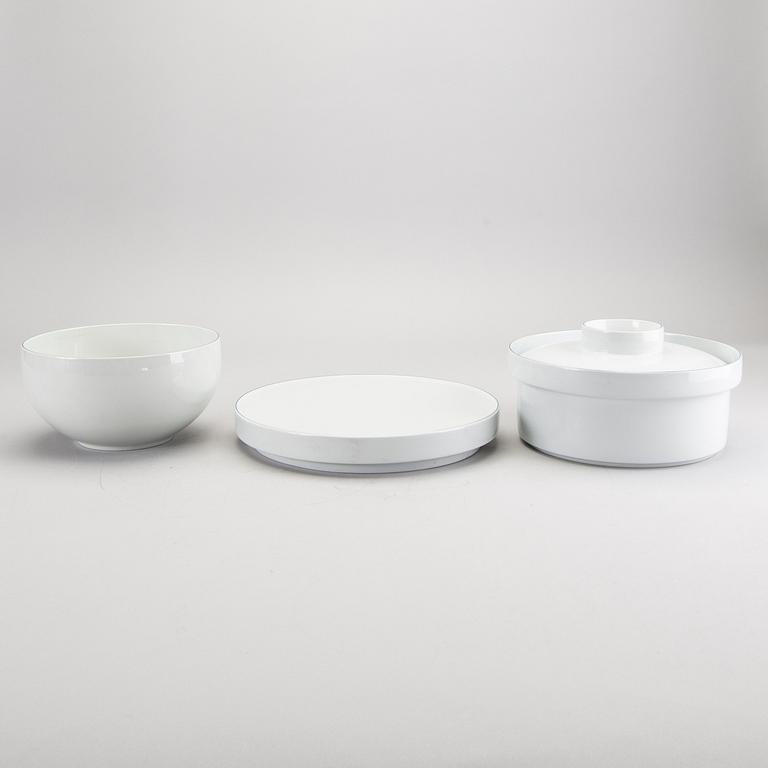 Grethe Meyer, "Blue Edge", tableware, 100 dlr, Royal Copenhagen and Aluminia.