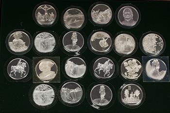 MEDALJER, 200 st, sterlingsilver, Franklin Mint. 1900-talets fjärde kvartal. Total vikt ca 10 kg.