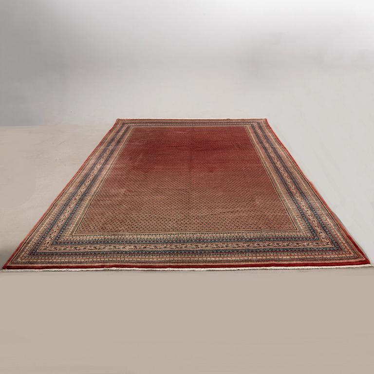 Carpet Sarouk Mir, approximately 548x338 cm.