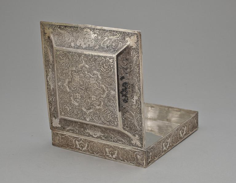 SKRIN, silver, orientaliskt, 1900-tal. Vikt 777 g.