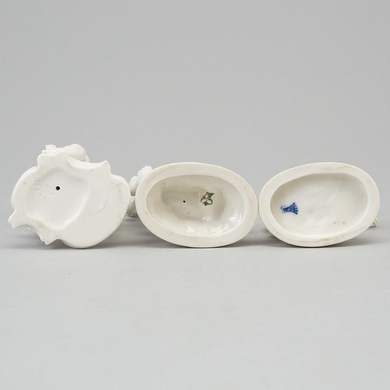 A set of three porcelain figurines, among others Rudolstadt, around 1900.