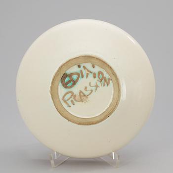 An Pablo Picasso 'Oiseau au ver' faience bowl, Madoura, Vallauris, France 1952.