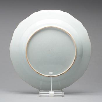 PRAKTFAT, porslin. Qingdynastin, Qianlong (1736-95).