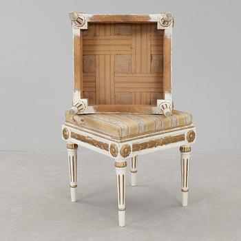 TABURETTER, ett par, gustaviansk stil, 1900-talets början.