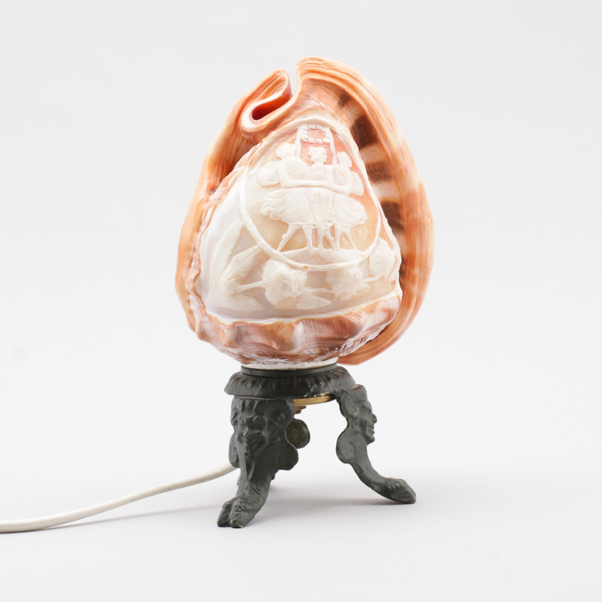 BORDSLAMPA, camé, 1900-talets första hälft.