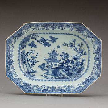 TERRINFAT, porslin, Kina, Qianlong(1736-1795).
