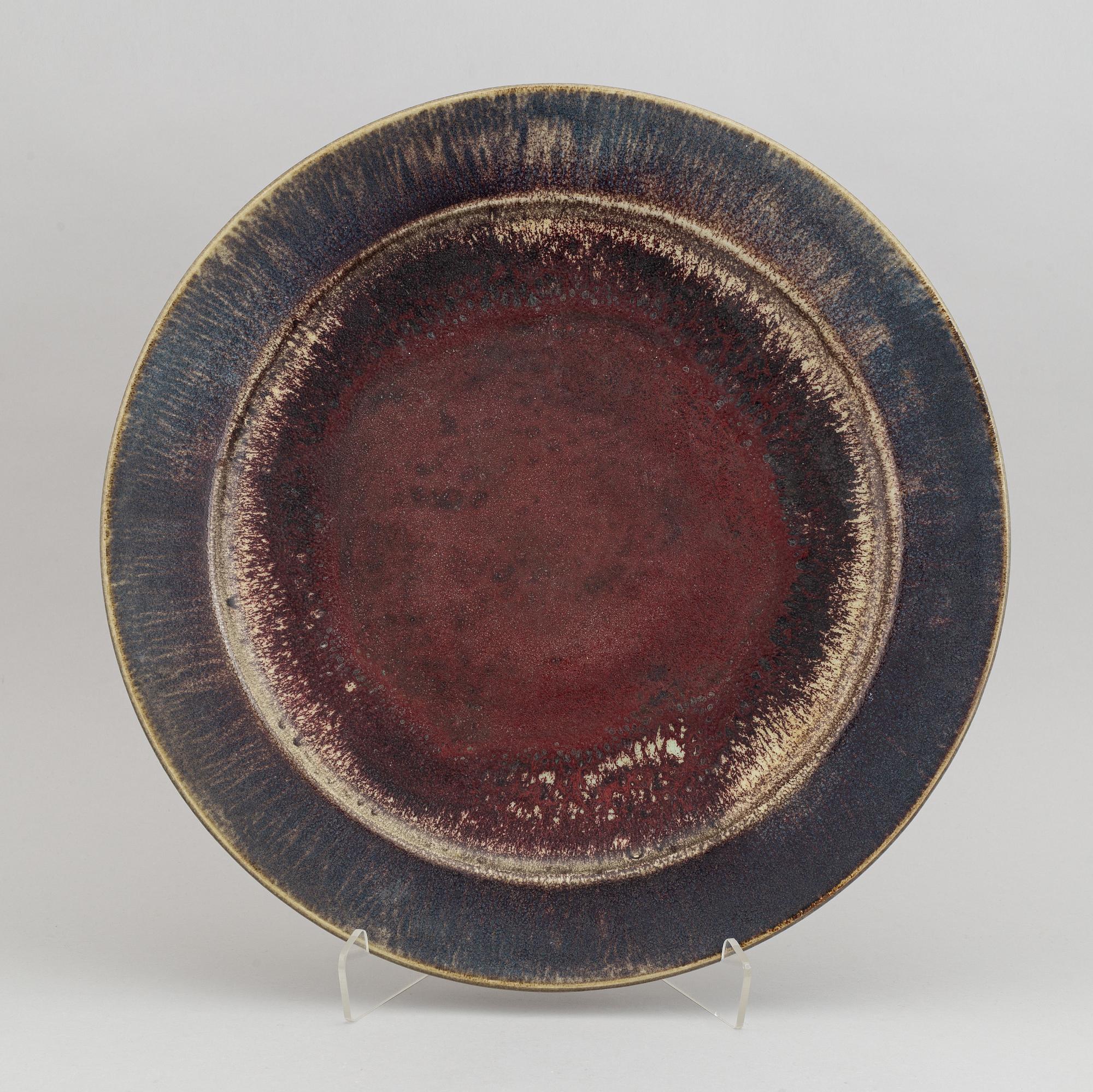 Stig Lindberg, a stoneware dish, Gustavsberg studio, Sweden 1977.