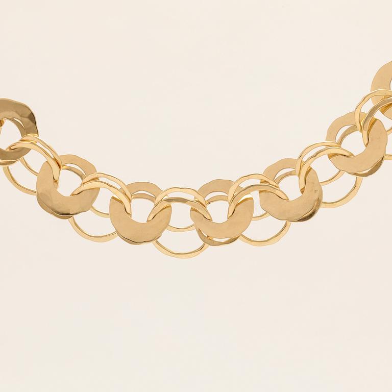 An 18K gold necklace by Cusi Italy.