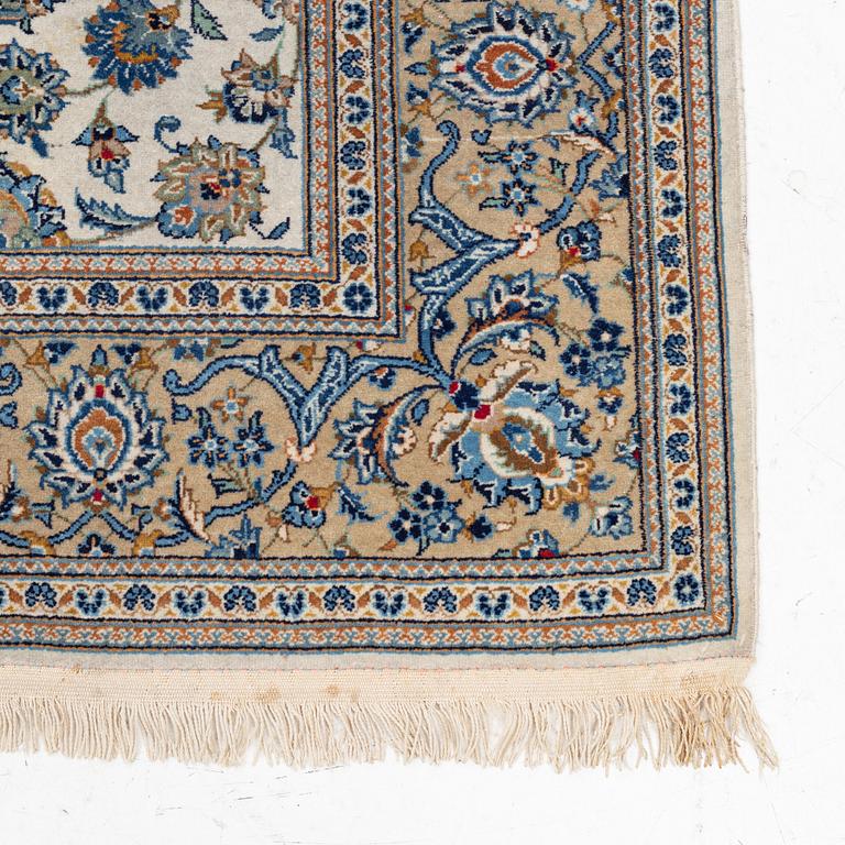 Rug, oriental, approx. 207 x 142 cm.