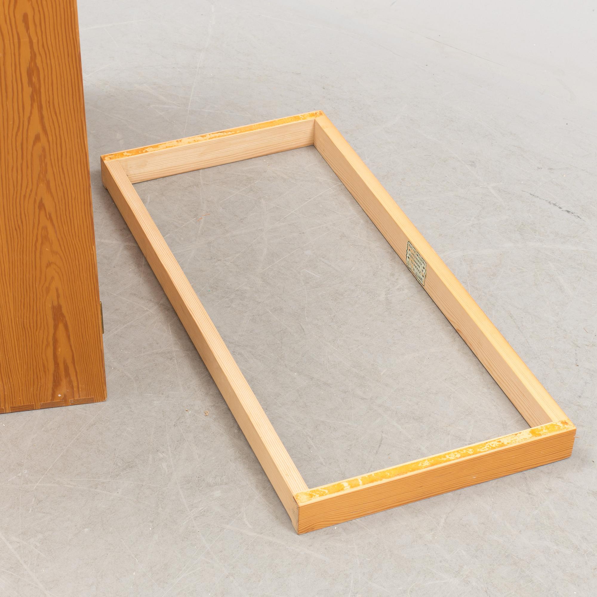 MOGENS KOCH, underskåp, ett par, "Byggereolen", för Rud Rasmussens Snedkerier.  Danmark, 1900-talets andra hälft.