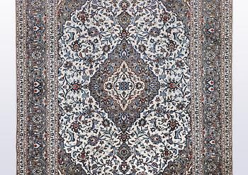 A carpet, Kashan, ca 348 x 246 cm.